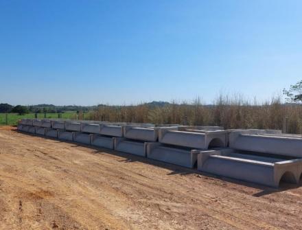 COCHO P/ CONFINAMENTO TIPO U em Juruena MT